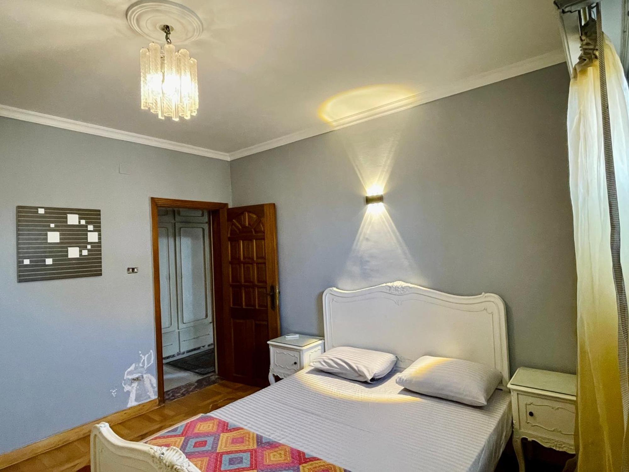 Luxury Living Nile In Star Towers, Maadi *