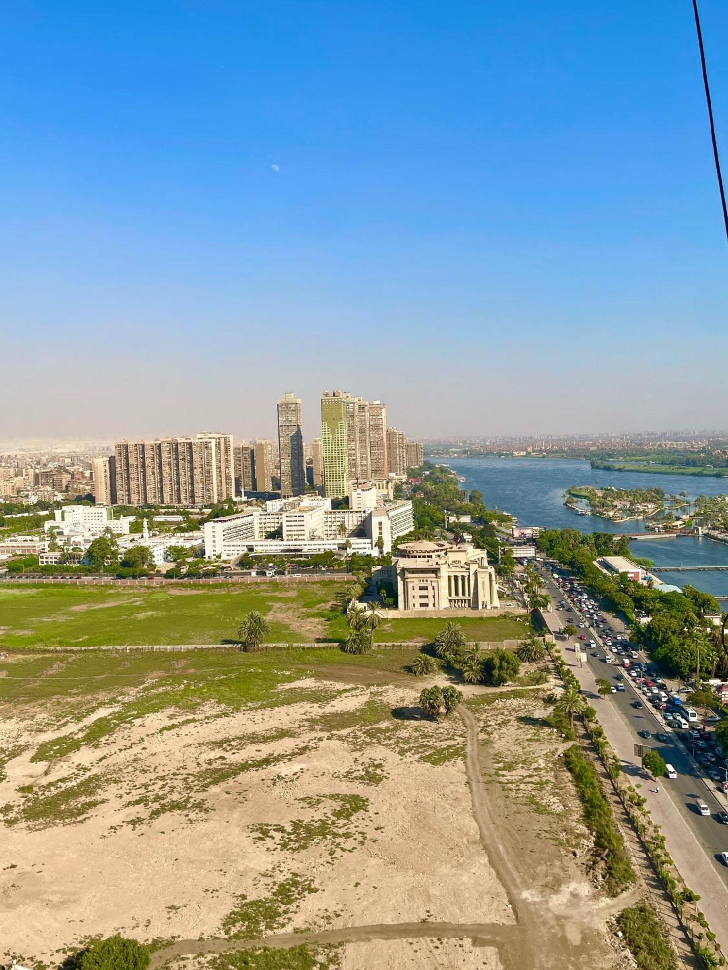 Luxury Living Nile In Star Towers, Maadi *